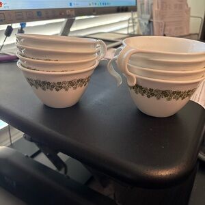 8 VINTAGE CORRELLE SPRING BLOSSOM CRAZY DAISY TEA CUPS